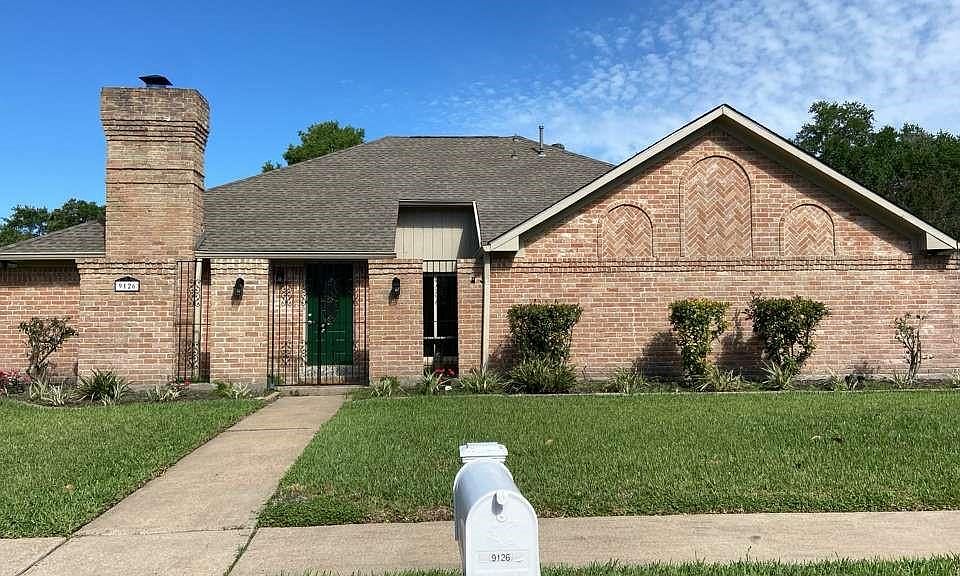1st image of 9126 Devoncroft Dr