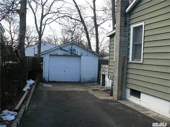 2nd image of 76 Parkway Blvd