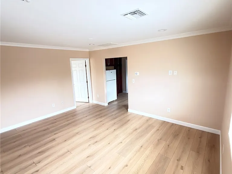 8018 Radford Ave — Photo 3
