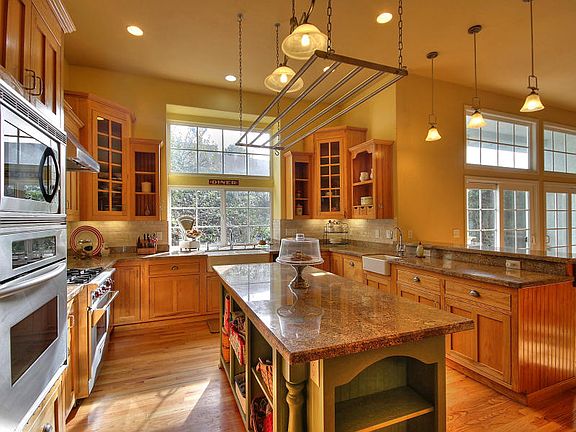 3rd image of 3086 Summerhill Ct