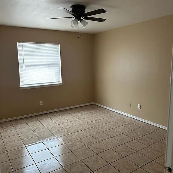 3001 Daffodil Ave — Photo 6