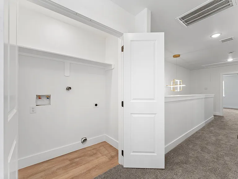 8205 Carver Rd #B — Photo 22