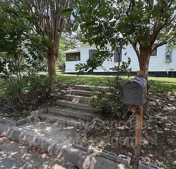 420 Magnolia St — Photo 11
