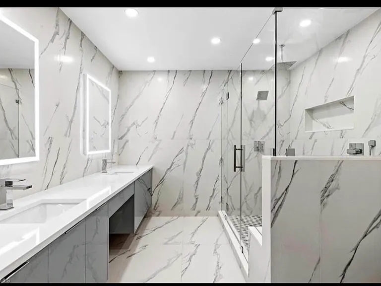 5210 Floridan Ave — Photo 1