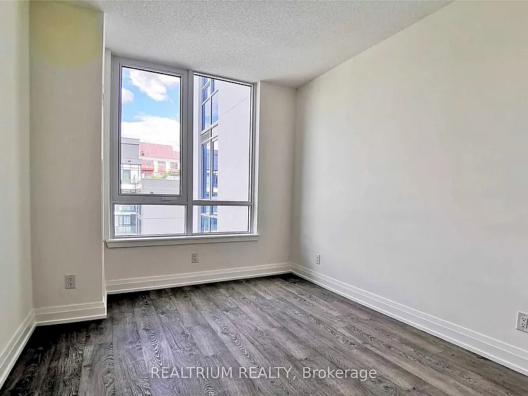 591 Sheppard Ave E #703 — Photo 2
