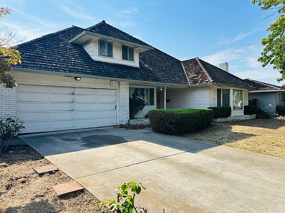 3rd image of 1107 S Genevieve Ln
