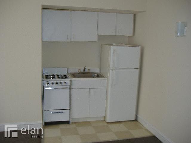 2nd image of 6916 N Lakewood Ave APT 310