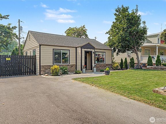 4th image of 554 SW 3rd Avenue