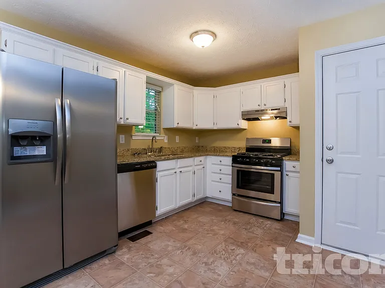48 Halehaven Dr — Photo 4