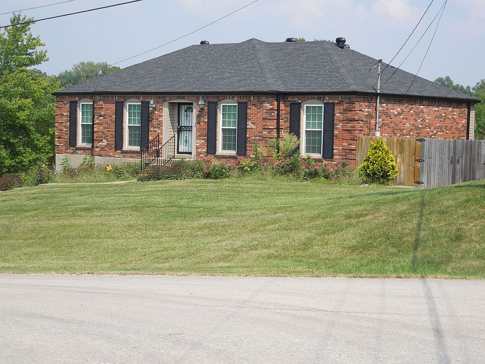 1st image of 304 Carriage Way