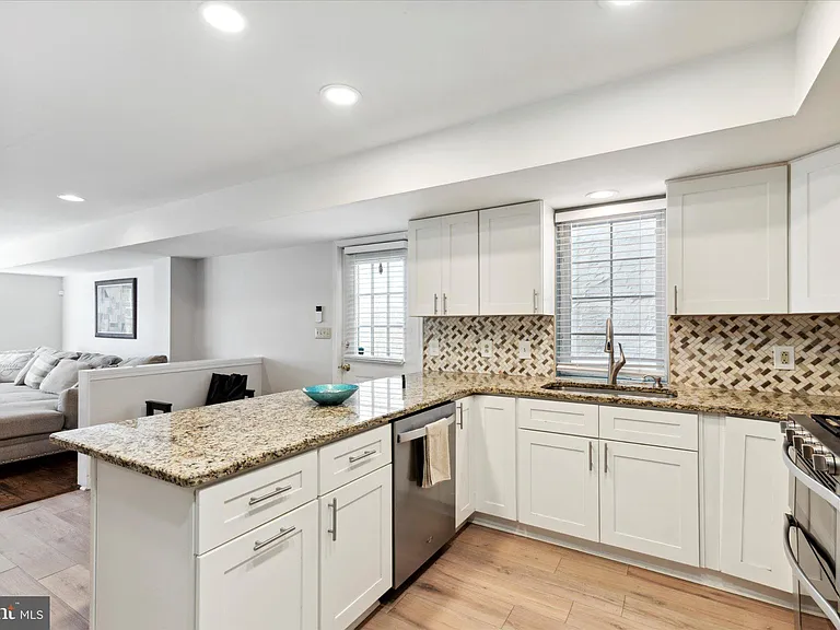 535 Gerhard St #1 — Photo 6