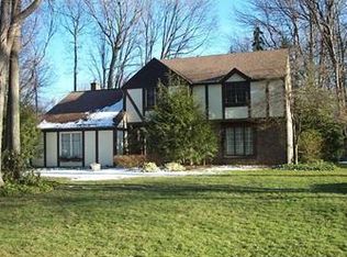 6351 Longwood Dr, Erie, PA 16505