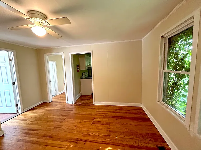 1233 E Center St — Photo 16