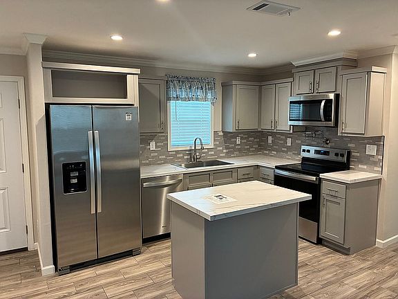 3rd image of 1643 Fishermans St