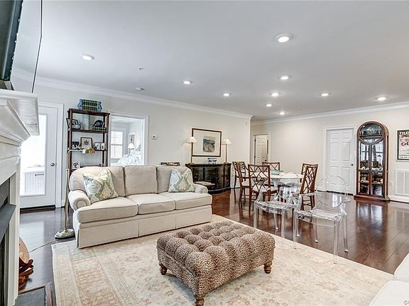 5th image of 512 Libbie Ave #U4