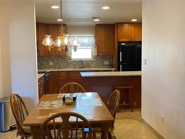 703 Homestead Cir — Photo 10