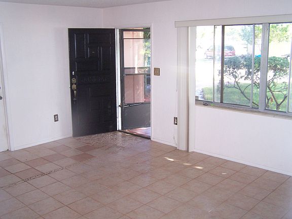 3rd image of 1346 Arnold Dr