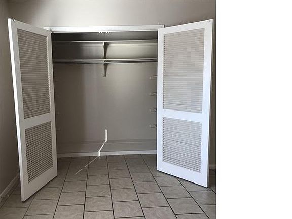 5th image of 601 W Yandell Dr APT 13