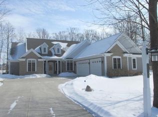 2328 Brookside Dr, Jackson, WI 53037