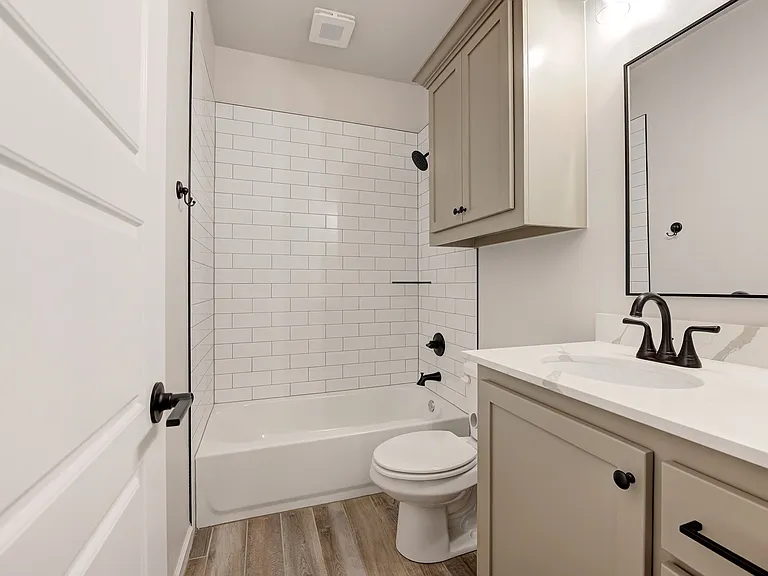 2298 E Sooner Rd — Photo 30