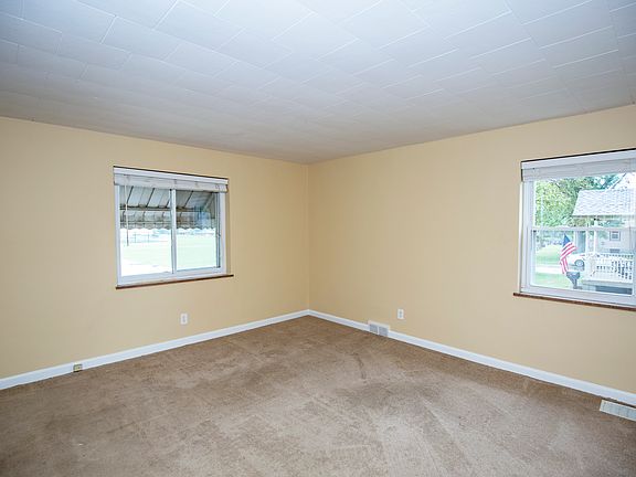 5th image of 8360 Lake Ave