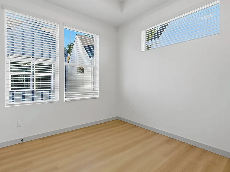 L0661 - SE 60th Cottage Community — Photo 12
