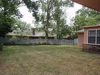 4th image of 12654 Parkwood Dr
