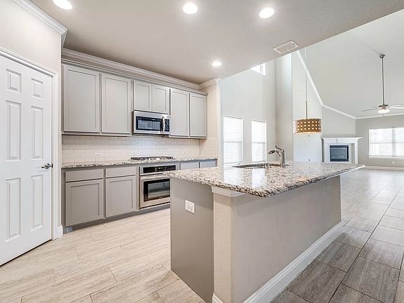 4th image of 5820 Humber Ln