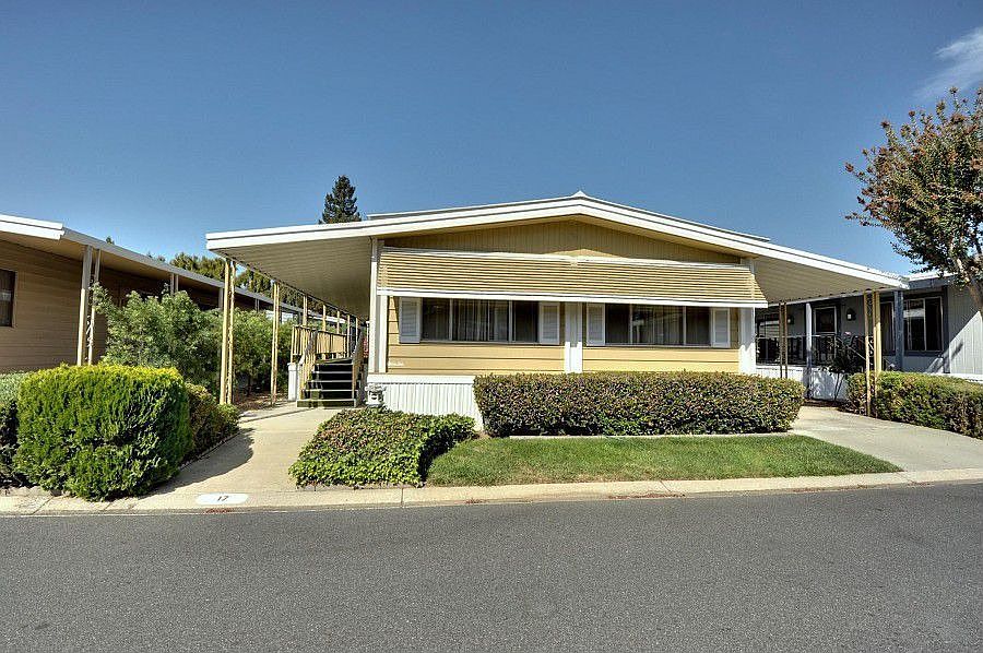 1st image of 17 Quail Hollow Dr