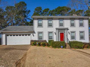 10 Wellington Ct, Little Rock, AR 72227
