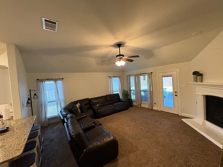245 Palacios Pl — Photo 6