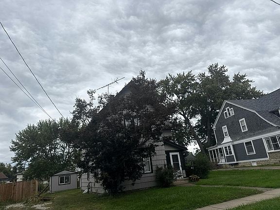 3rd image of 710 Cherry Rd NE
