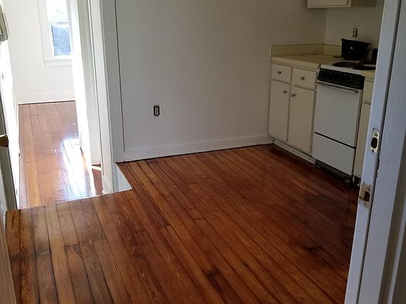 2nd image of 3618 Coliseum St Unit F