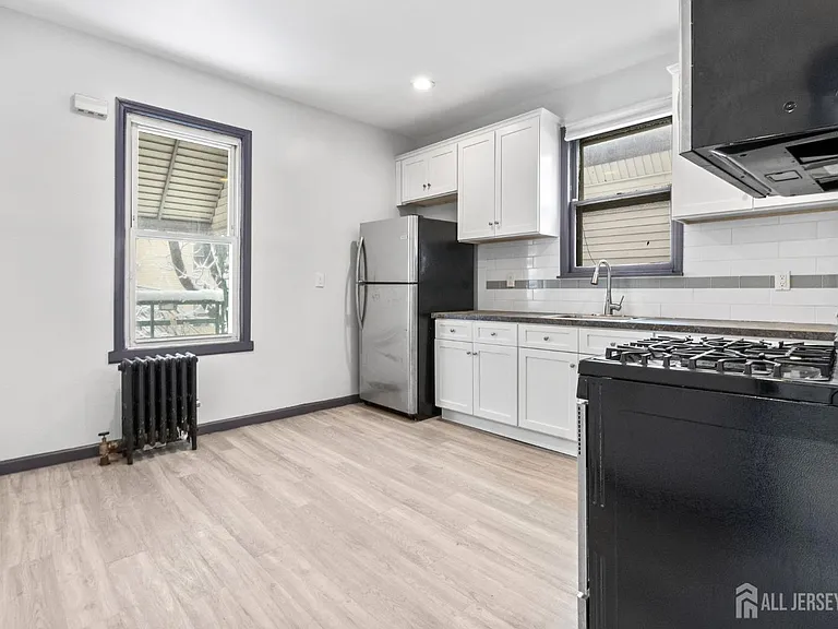 211 N 13th St #2 — Photo 3