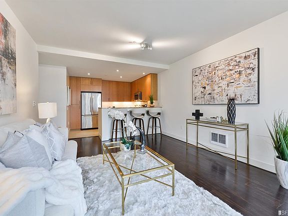 4th image of 235 Berry St APT 401