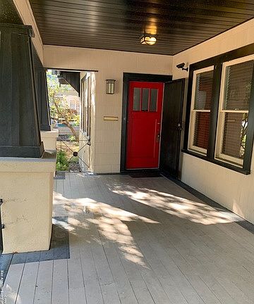 3rd image of 721 W Summit Ave