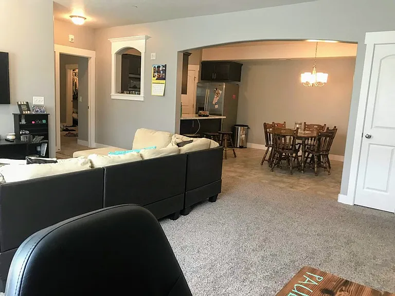 213 W Ridge Rd — Photo 9