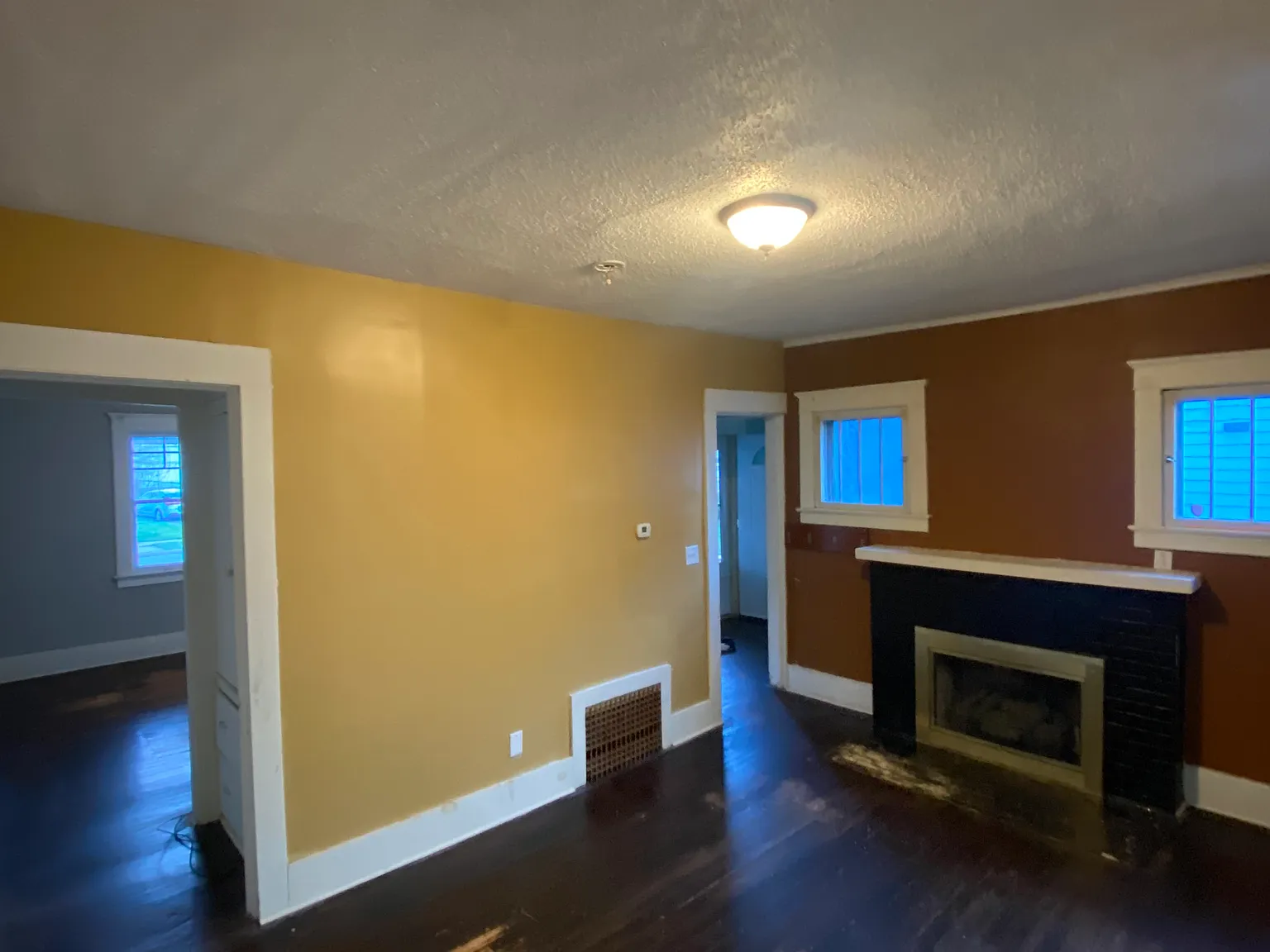 Spacious 3BR/2BA Home with Garage 33 Frelinghuysen — Photo 3