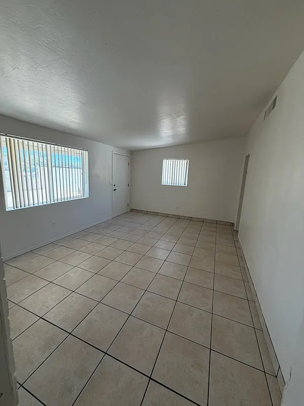3 bed, 1470 sqft, $1,400 — Photo 3