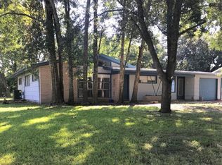 320 Wisteria St, Lake Jackson, TX 77566