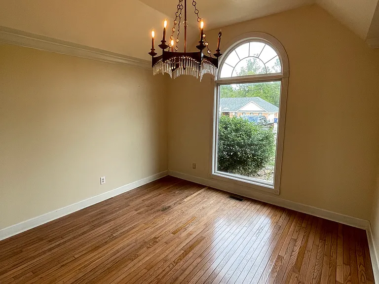 1116 Crooked Creek Dr — Photo 5