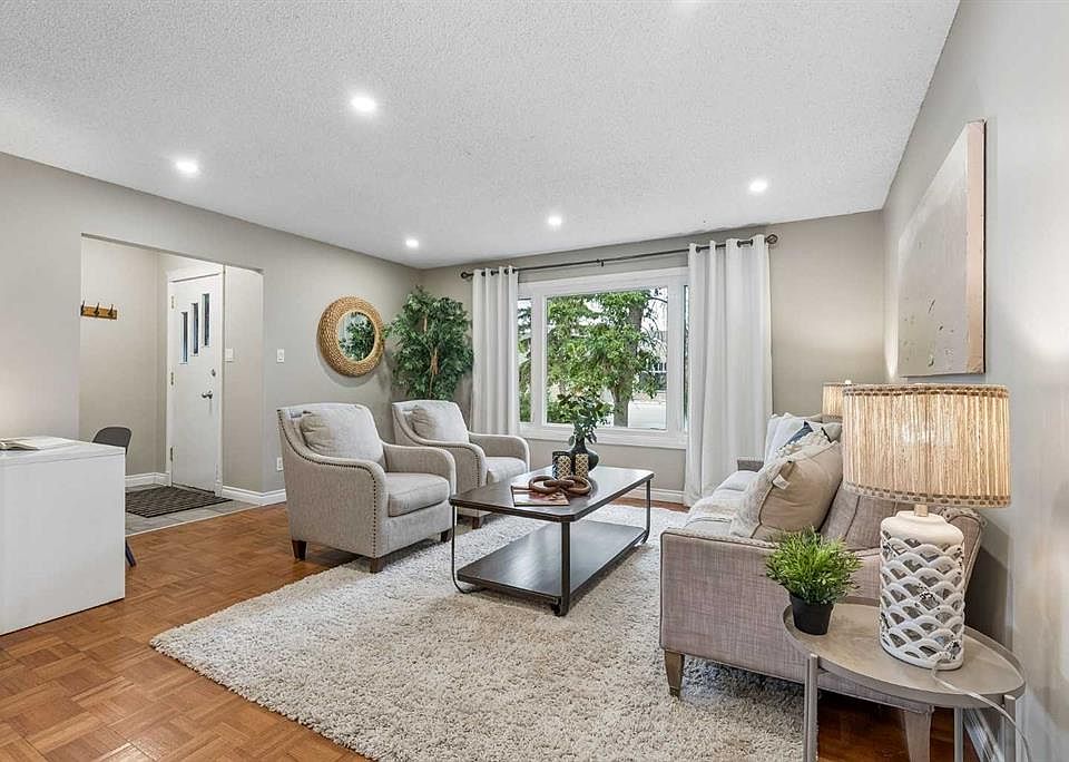 1st image of 35 N Dovercliffe Way SE
