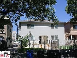 2nd image of 829 W 40th Pl