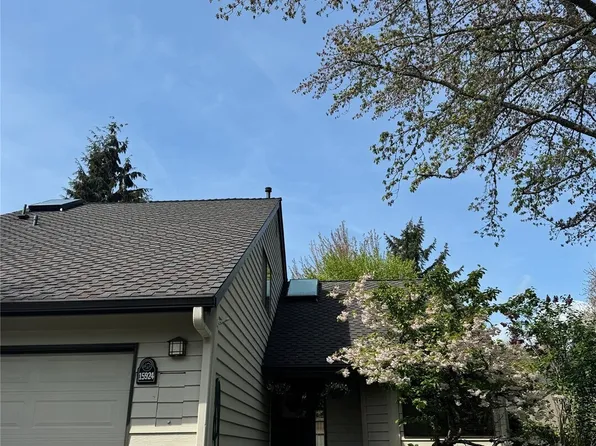 15924 NE 16th Place, Bellevue, WA 98008