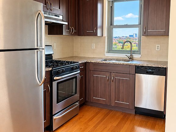 3rd image of 426 4th Ave APT 9B