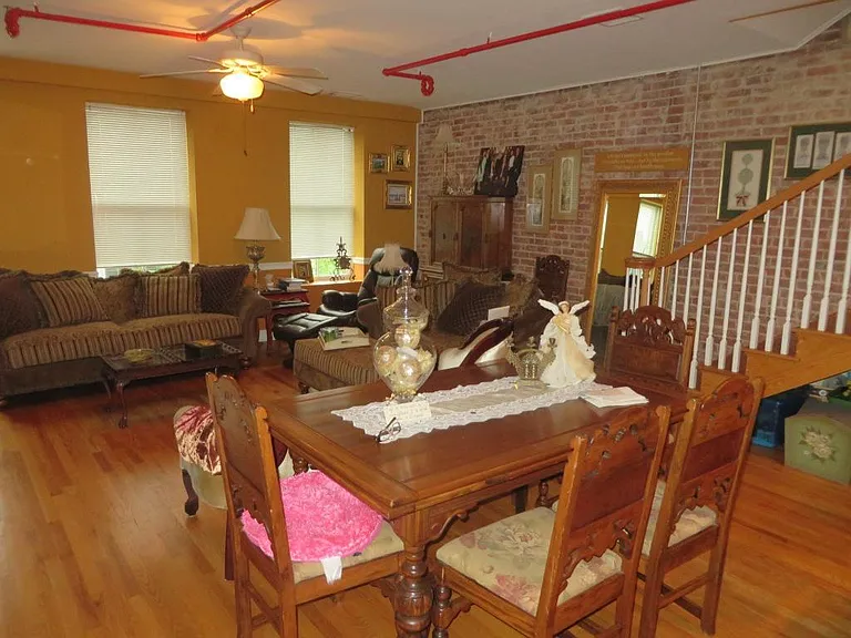 16 Washington St #302 — Photo 2