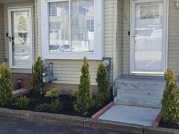 3rd image of 16 Union Ct #16