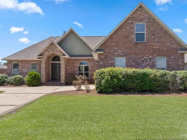 5617 Highland Lake Dr, Milton, FL 32583