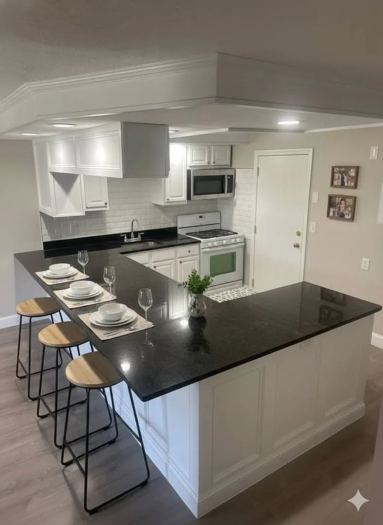 Pondsview Apartments — Photo 1
