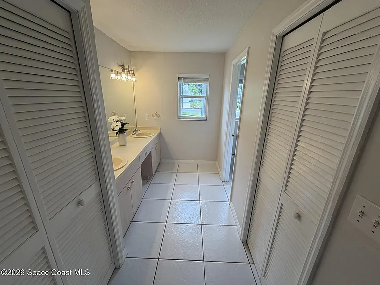 1305 Ambra Dr — Photo 10